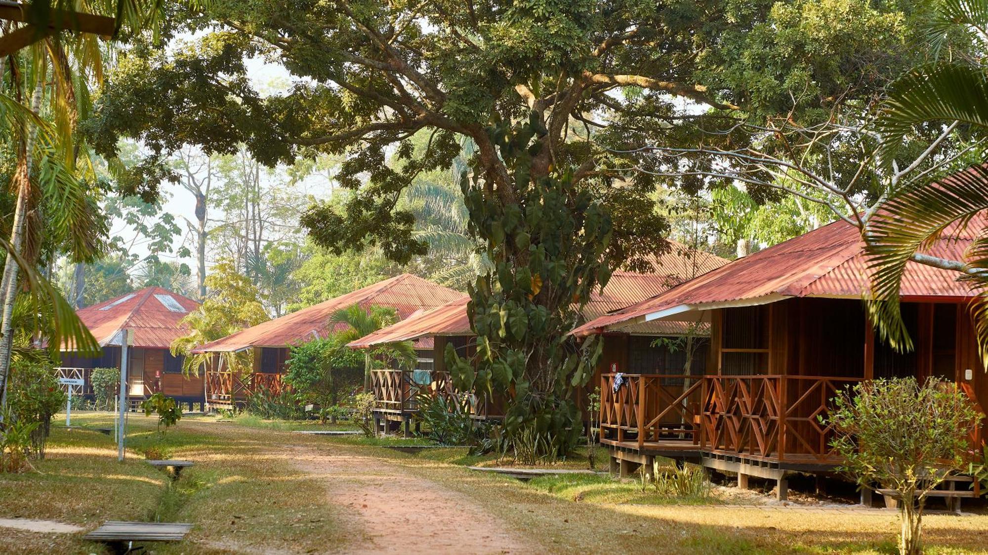 Manish Hotel Ecologico Pucallpa Exterior photo