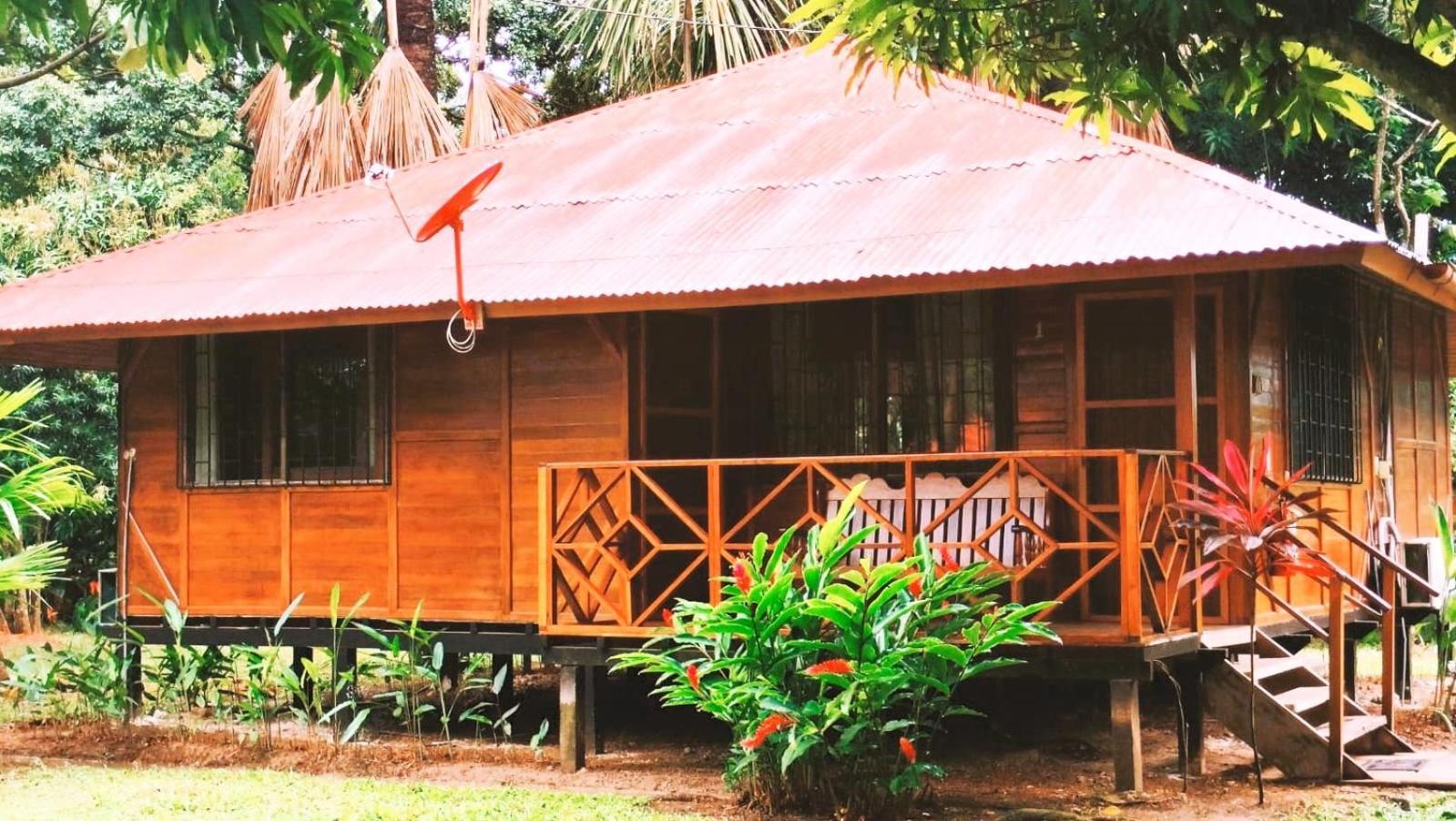 Manish Hotel Ecologico Pucallpa Exterior photo