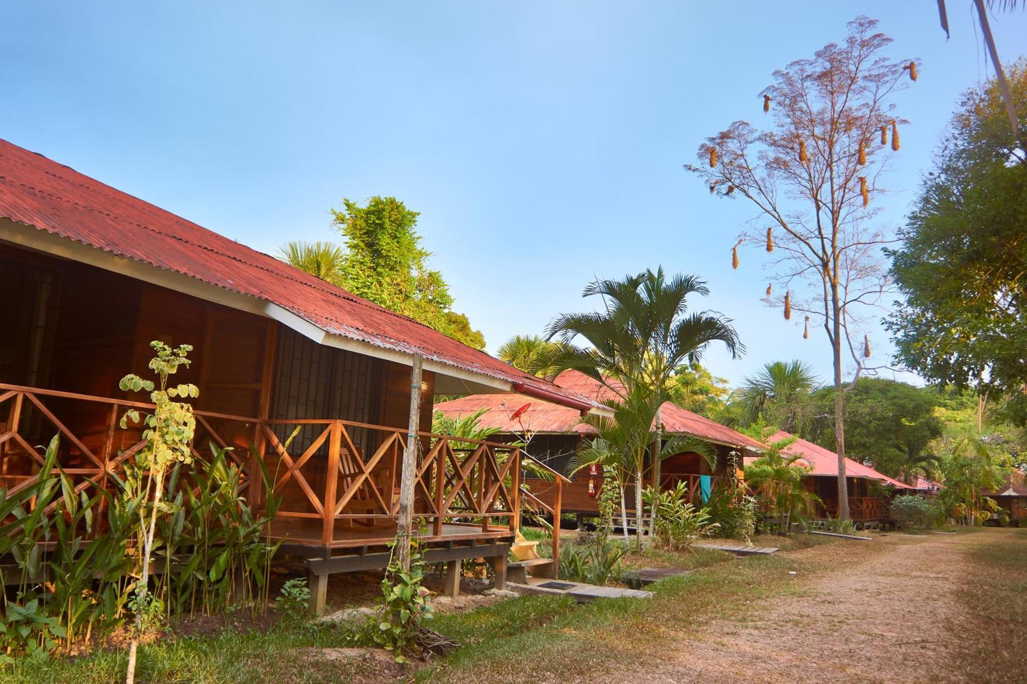 Manish Hotel Ecologico Pucallpa Exterior photo