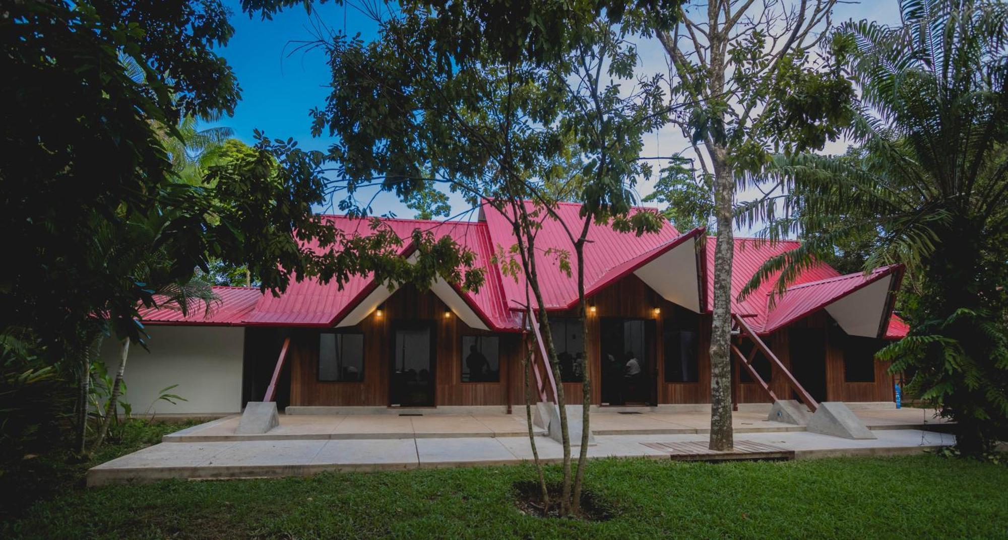 Manish Hotel Ecologico Pucallpa Exterior photo