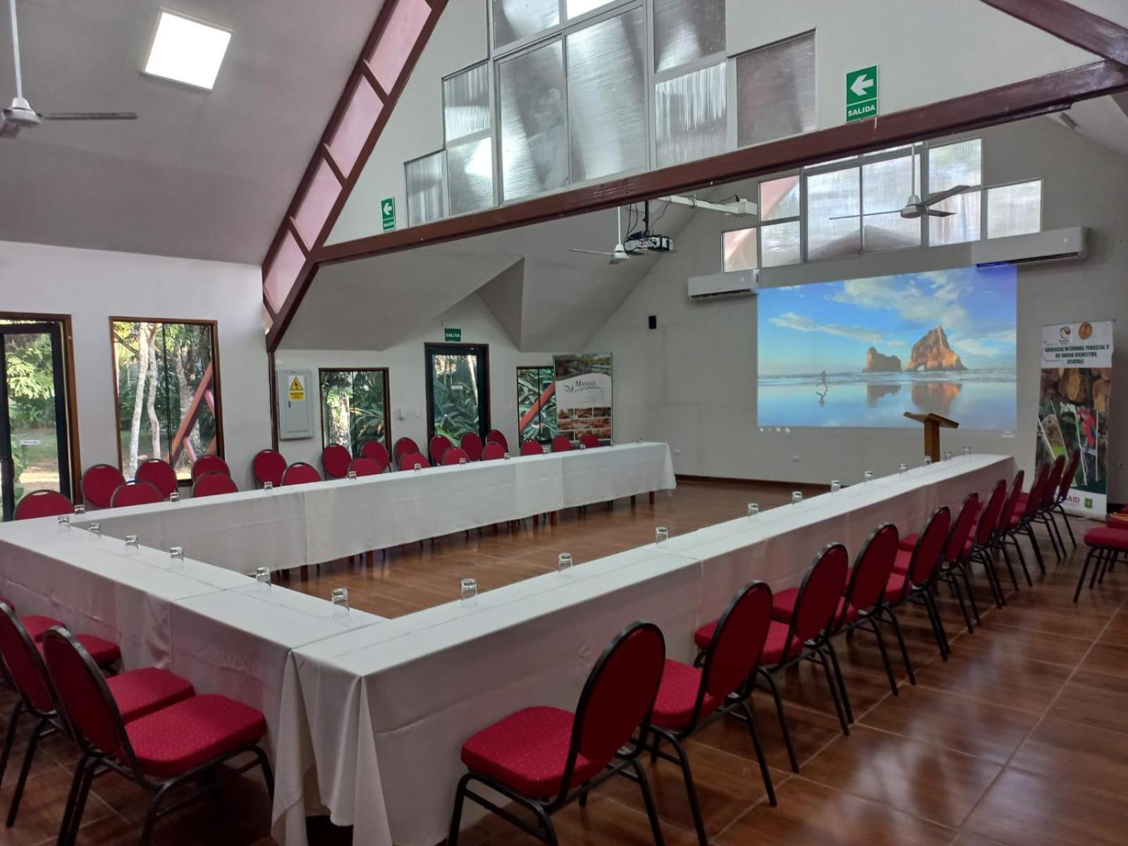 Manish Hotel Ecologico Pucallpa Exterior photo