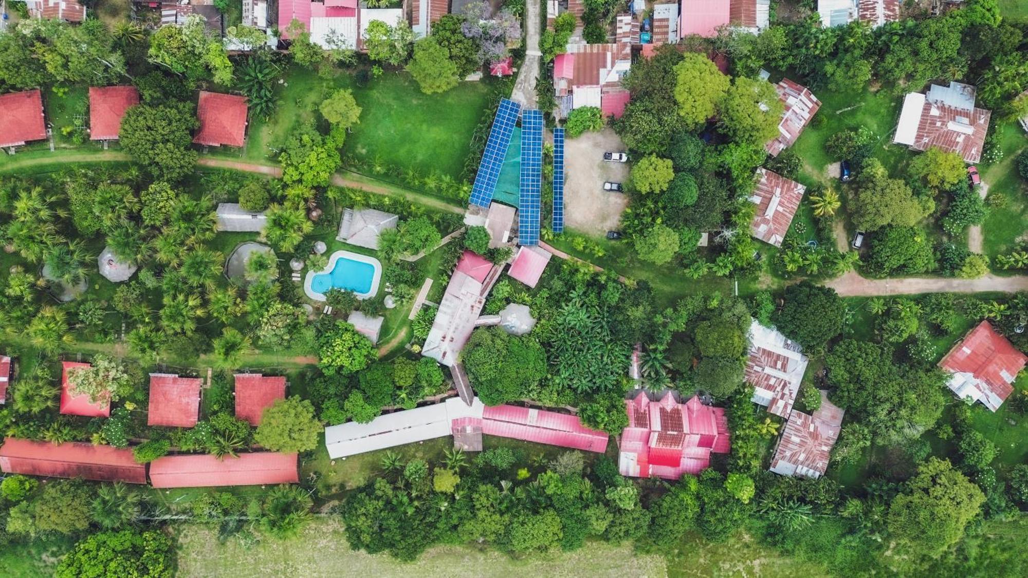 Manish Hotel Ecologico Pucallpa Exterior photo